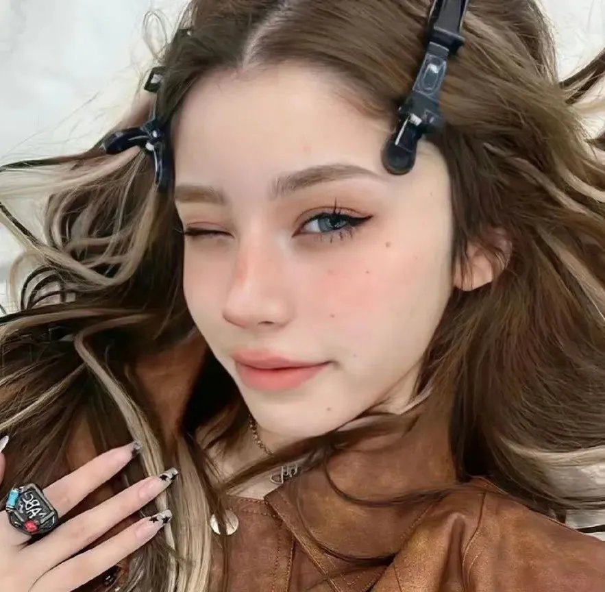 鲁妹席艾拉